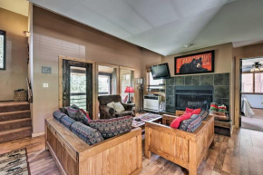 Spacious Rustic Condo with Deck, Short Walk to Slopes